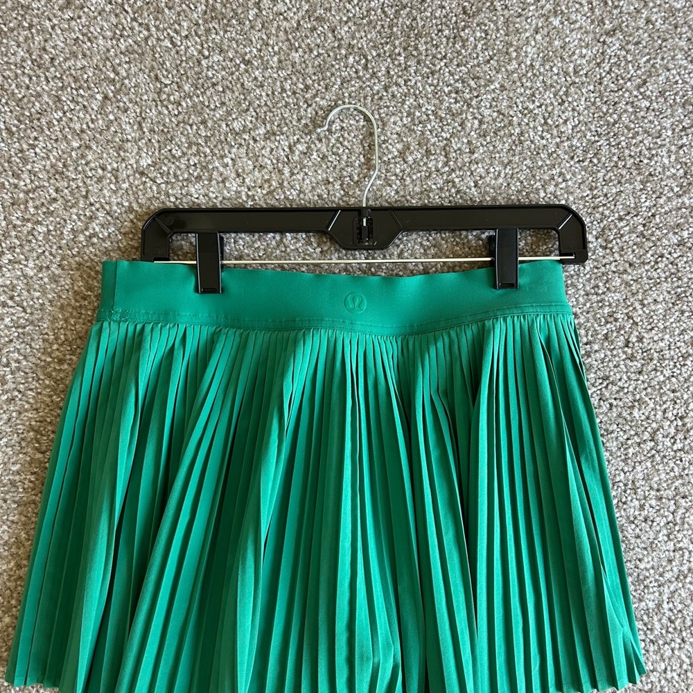 Lululemon pleated tennis skirt, green, size 8, NWOT